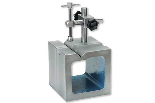 Khối V rãnh vuông góc dài 100mm, có gá kẹp NiigataSeiki, SBV-100T